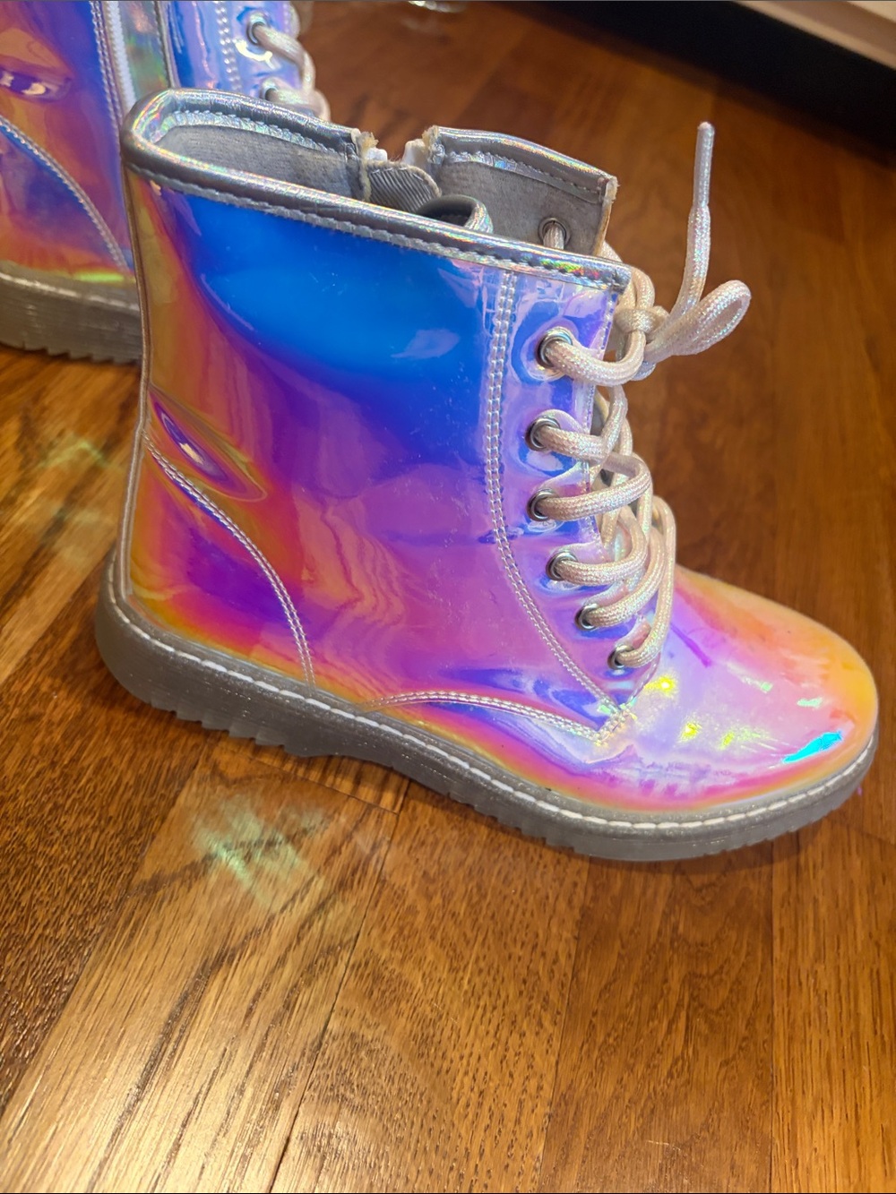 The Children's Place Iridescent Holographic Lace-Up Boots - Pink/Blue